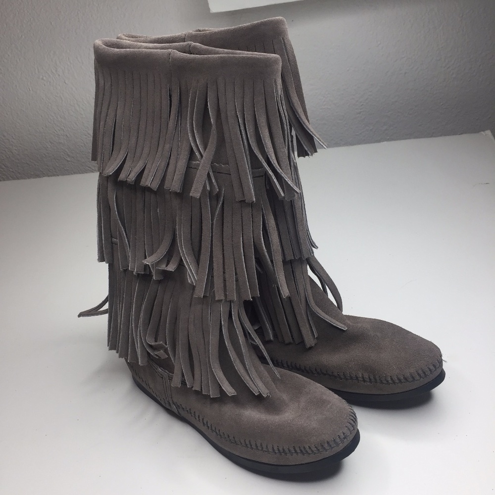 Minnetonka 3 Layer Fringe Moccasin Boots Size 7. - image 6